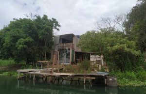 Proprietários de ranchos têm prazo até 1º de abril para remoção voluntária de intervenções irregulares no rio Paranapanema.