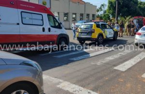 Acidente entre carro e moto no centro de Jacarezinho.