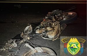 Motociclista morre em acidente com caminhão e carro na PR-092.