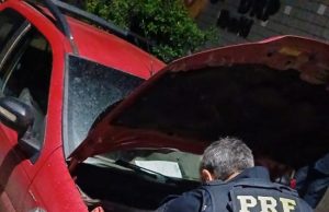 Caminhonete furtada é recuperada pela PRF em Conselheiro Mairinck.