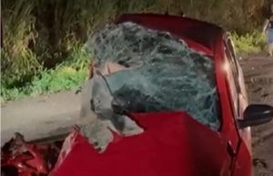 Grave acidente entre carro e caminhonete deixa um morto outro gravemente ferido em Andirá.