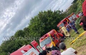 Motorista da fuga na PM e sofre acidente na Vila Silas em Jacarezinho.