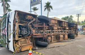 Acidente entre ônibus e carreta, deixa um trabalhador morto e 24 feridos em Ibiporã.
