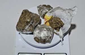 Polícia Militar prende homem por tráfico de drogas em Jacarezinho