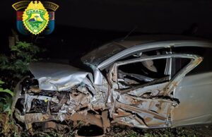 Acidente entre carro e caminhão deixa motorista ferido na PR-431 em Jacarezinho