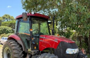 Trator furtado é recuperado pela Polícia Militar em área rural de Pinhalão