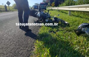 Acidente entre carro e moto deixa dois feridos na pr-431 em Jacarezinho