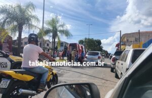 Motociclista fica gravemente ferido em acidente entre moto e Saveiro em Jacarezinho.