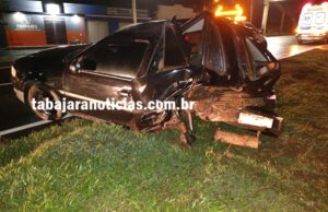 Acidente entre dois carros deixa dois feridos na BR 153, na entrada de Jacarezinho.