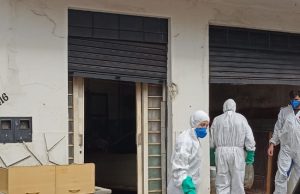Operação remove materiais acumulados de residência e mobiliza força-tarefa em Santo Antônio da Platina