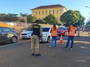 Polícia Militar, DETRAN e Prefeitura Municipal realizam Blitz do Maio Amarelo em Jacarezinho/PR
