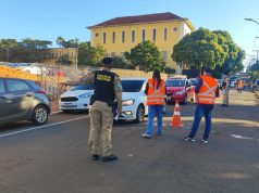 Polícia Militar, DETRAN e Prefeitura Municipal realizam Blitz do Maio Amarelo em Jacarezinho/PR