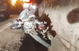 Mulher morre em grave acidente entre Biz e caminhonete na BR-153, em Jacarezinho, vitima tinha acabado de sair do serviço.