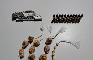 POLÍCIA MILITAR APREENDE MUNIÇÕES E CRACK EM RESIDÊNCIA NO MUNICÍPIO DE JACAREZINHO/PR