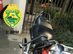 POLÍCIA MILITAR DETÉM CONDUTOR EMPINANDO MOTO EM WENCESLAU BRAZ/PR.