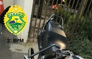 POLÍCIA MILITAR DETÉM CONDUTOR EMPINANDO MOTO EM WENCESLAU BRAZ/PR.